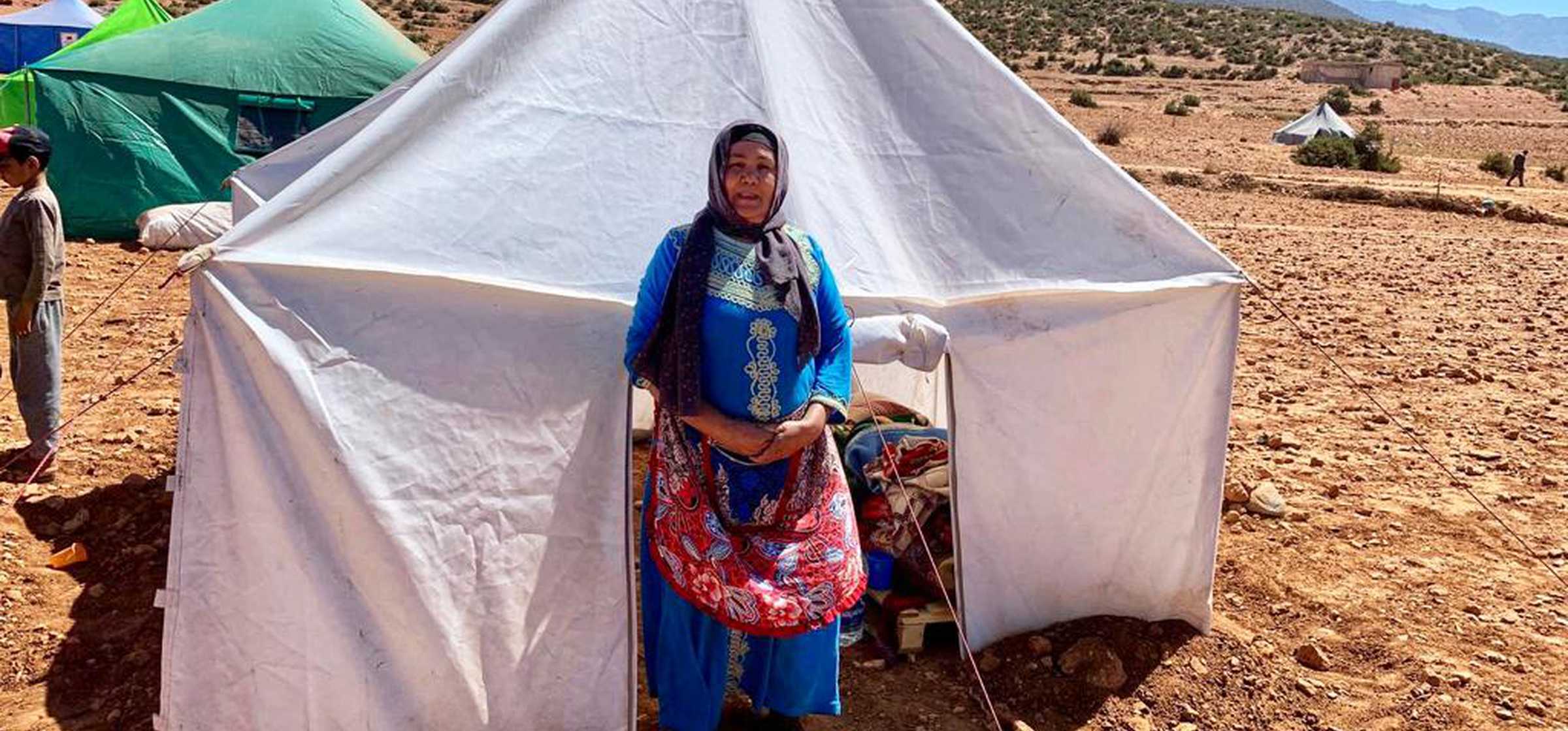 Aicha 61 with her new tent Taoukarte 01.jpeg